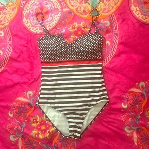 New! Swim suit .Size L.